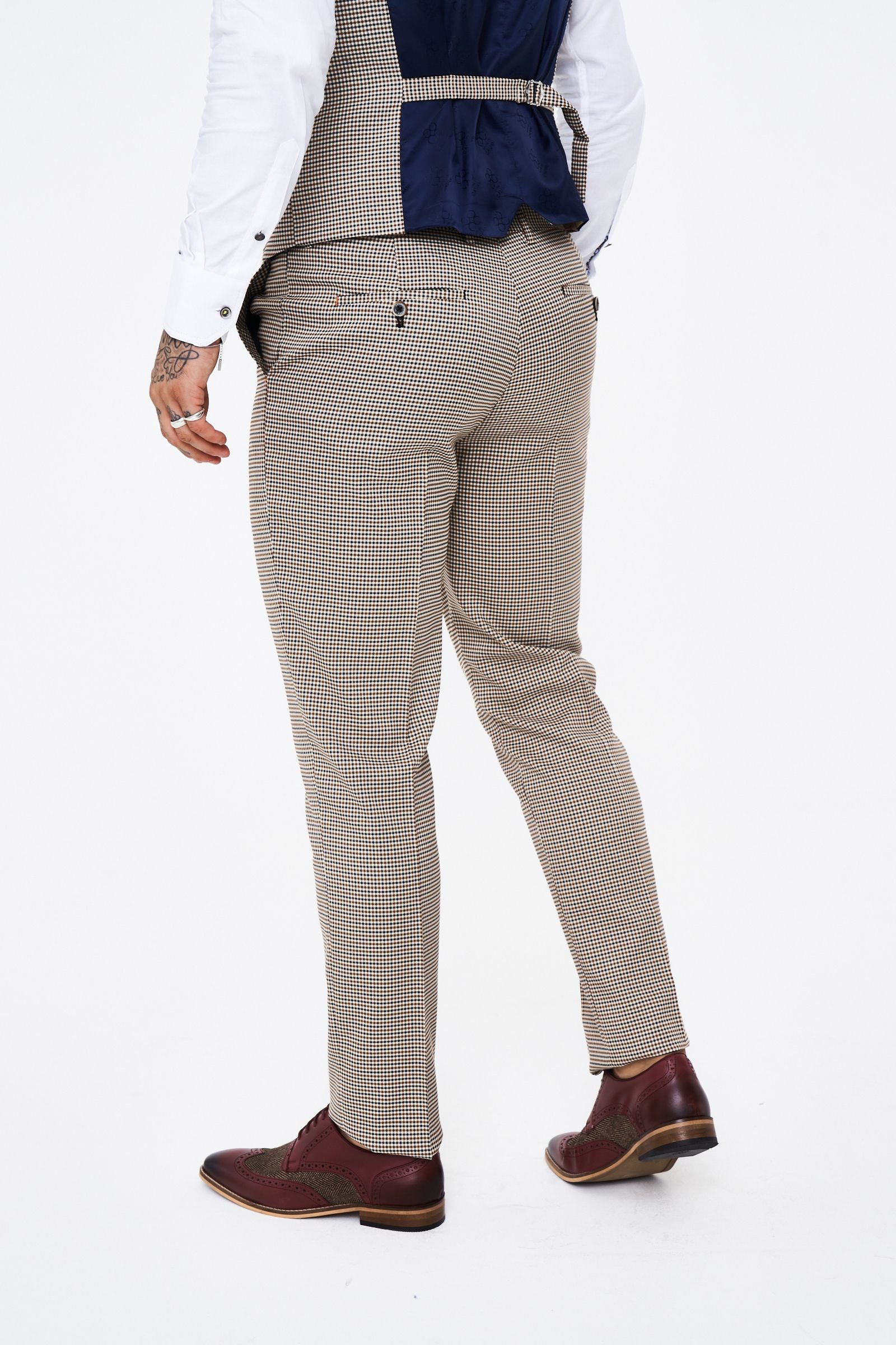 House of Cavani Elwood Houndstooth Skinny Three Piece Suit